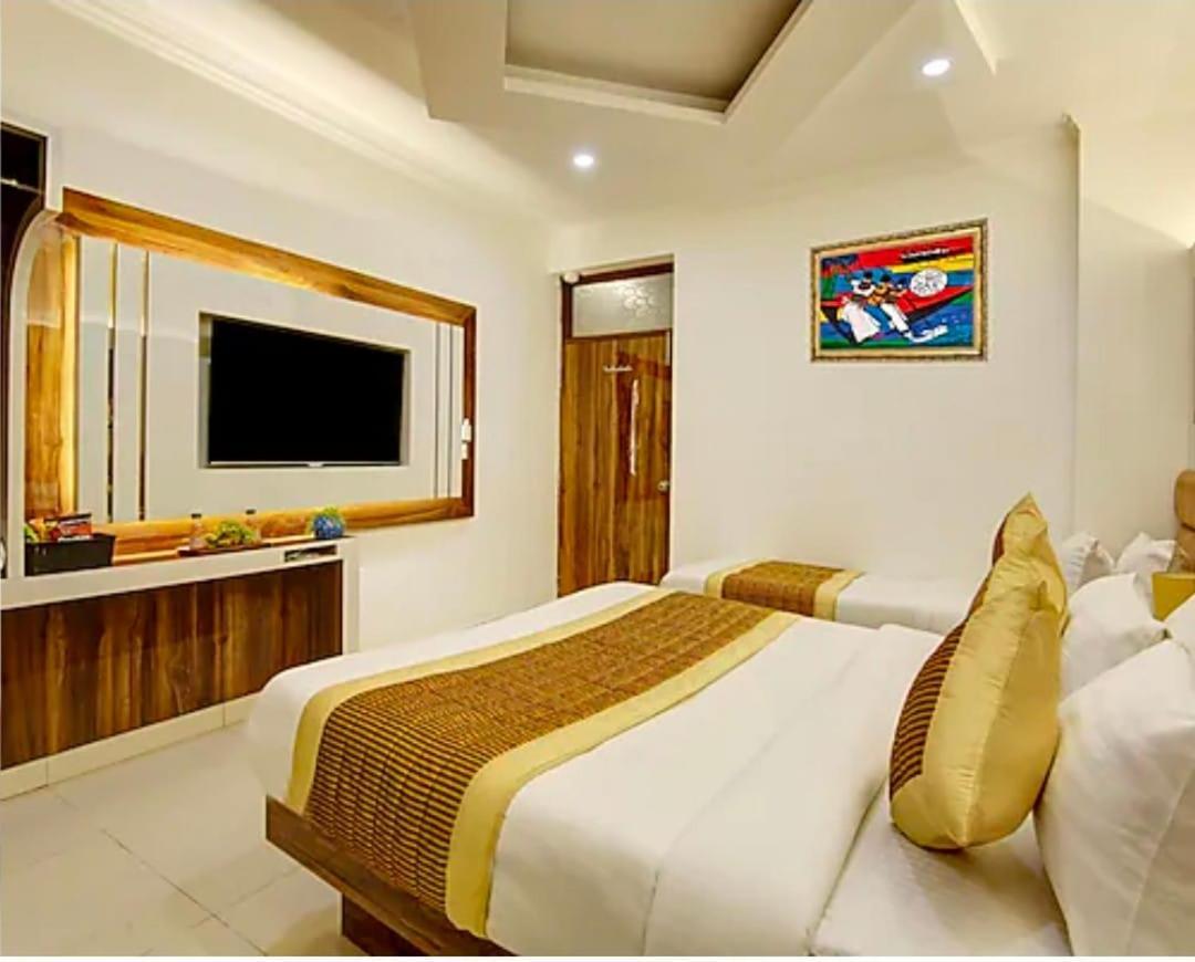 Radiant Hotel,Andheri East Terminal 1,2 — Photos 1